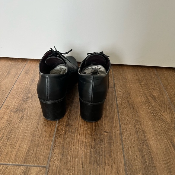 Leather black lace up shoes from Tommy Hilfiger - Picture 2 of 4